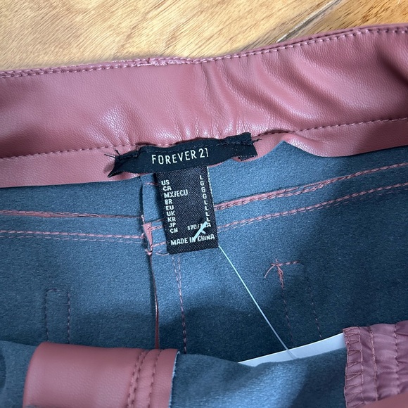 Cute Faux Leather Pants - Size L - Picture 2 of 3